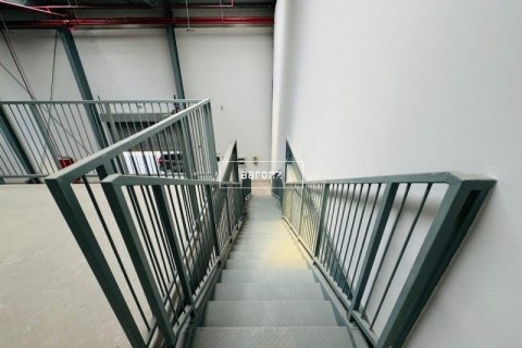 Entrepôt à Al Quoz, Dubai, 329.1 m², № 7808 - photo 9
