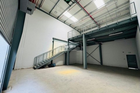 Entrepôt à Al Quoz, Dubai, 329.1 m², № 7808 - photo 2