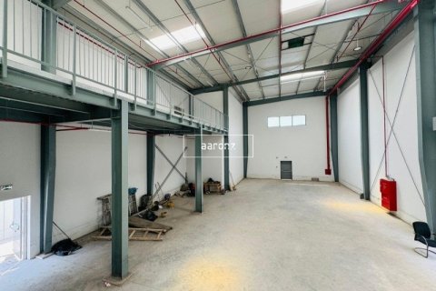 Entrepôt à Al Quoz, Dubai, 329.1 m², № 7808 - photo 3