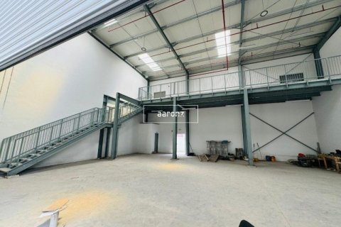 Entrepôt à Al Quoz, Dubai, 329.1 m², № 7808 - photo 7