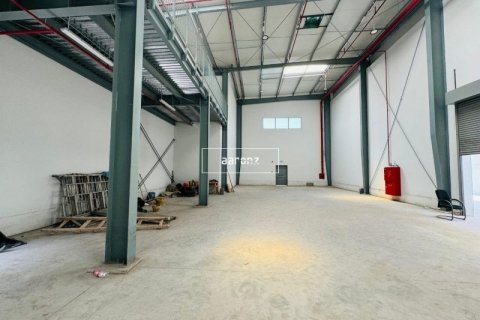 Entrepôt à Al Quoz, Dubai, 329.1 m², № 7808 - photo 8