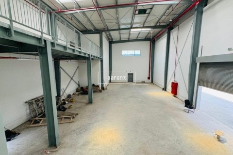 Entrepôt à Al Quoz, Dubai, 329.1 m², № 7808 - photo 5