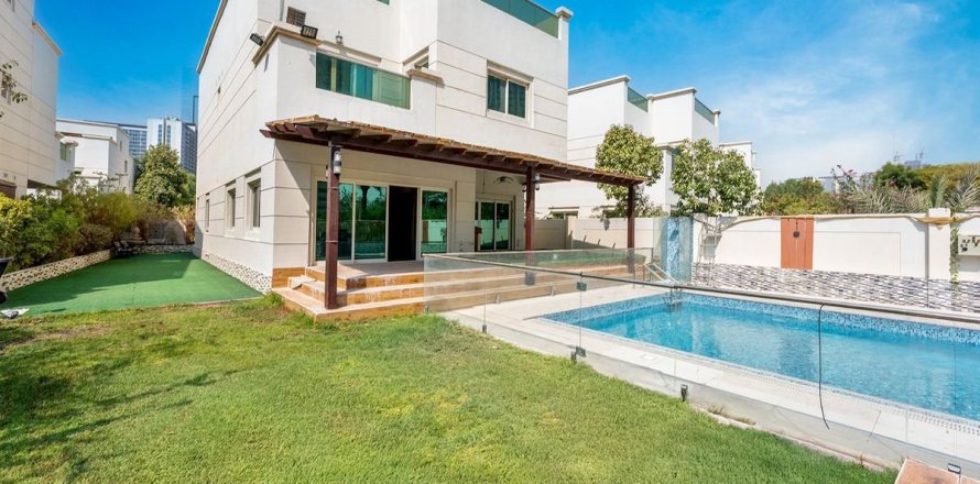 فيلا في دبي 4 غرف نوم, 501.5 م² رقم 64060