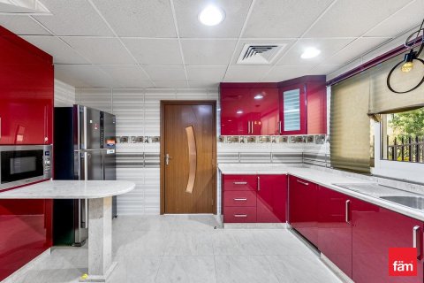 Villa à Dubai, 4 chambres, 501.5 m², № 64060 - photo 8