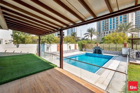 Villa à Dubai, 4 chambres, 501.5 m², № 64060 - photo 2