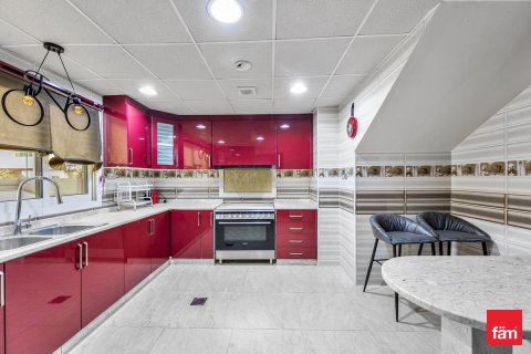 Villa à Dubai, 4 chambres, 501.5 m², № 64060 - photo 7