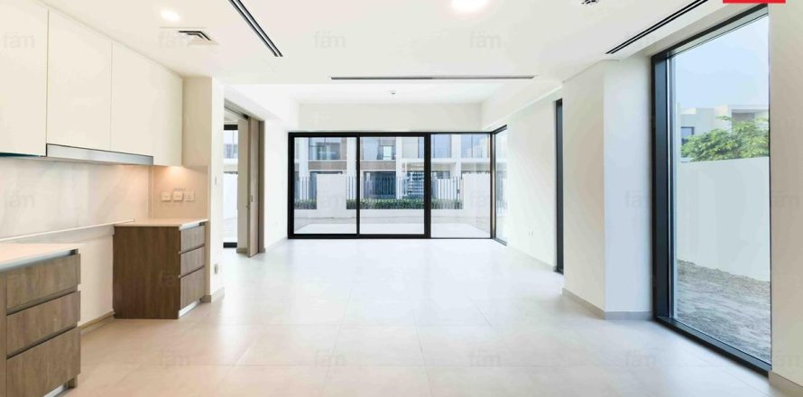 Villa en Dubai, 4 dormitorios, 257.5 m², № 64066