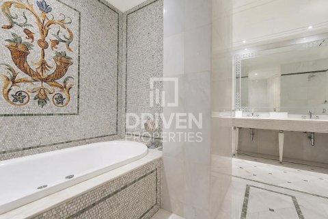Dúplex en Palazzo Versace, Culture Village, Dubai, 3 dormitorios, 472.32 m², № 126397 - foto 23