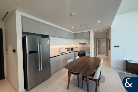 Снять в аренду квартиру в EMAAR Beachfront, Dubai Harbour, Дубай: 2 спальни, 119м², № 76490 - фото 5