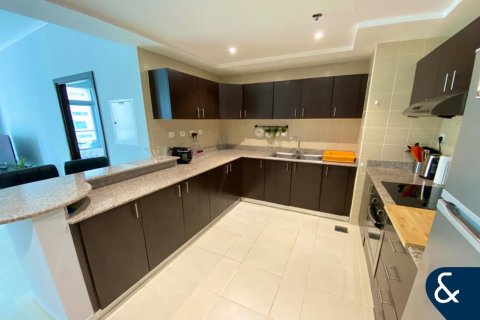 Apartment in The Torch, Dubai Marina, Dubai 1 bedroom, 91 sq.m. № 76488 - photo 5