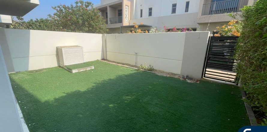 Villa in Hayat Townhouses, Town Square, Dubai 3 bedrooms, 188 sq.m. № 76491