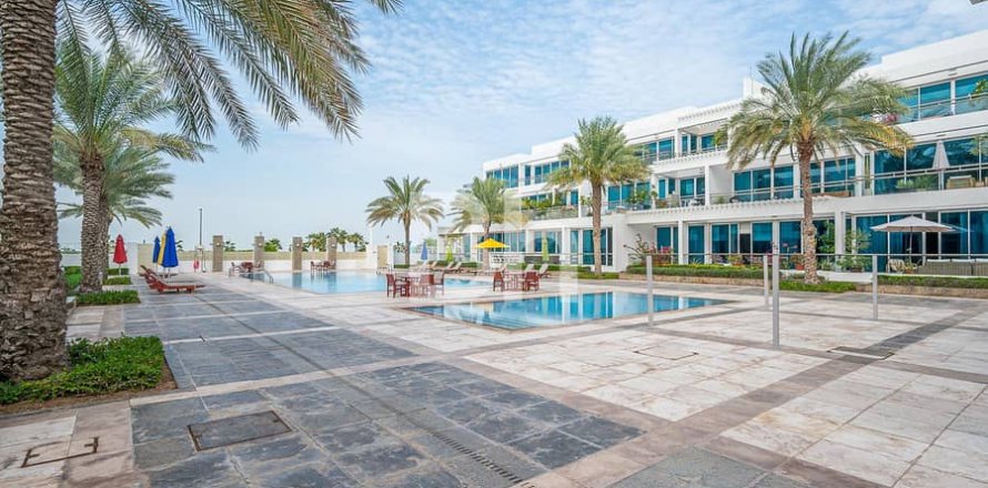 Apartamento en Jumeirah, Dubai, 2 dormitorios, 250 m², № 21203