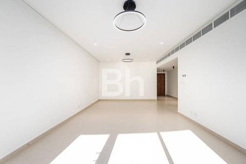 Снять в аренду квартиру в Sheikh Zayed Road, Дубай: 2 спальни, 135м², № 21208 - фото 2