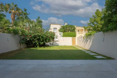 Купить таунхаус в The Springs, Дубай: 3 спальни, 255м², № 73358 - фото 2