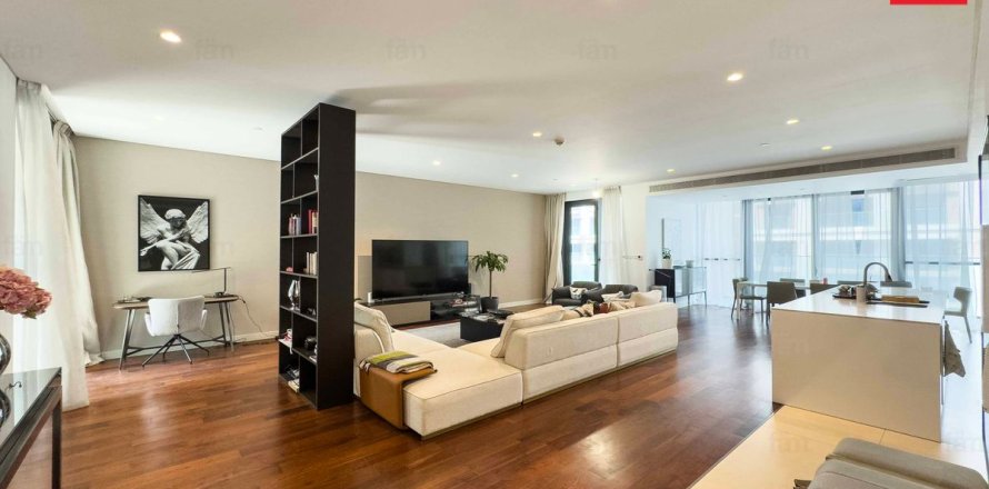 Apartment in City Walk, Dubai 3 bedrooms, 261.6 sq.m. № 23742