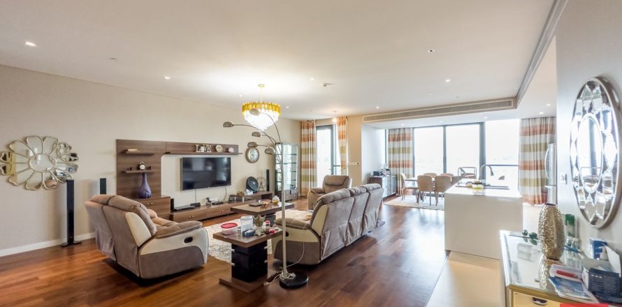 Apartment in Al Wasl, Dubai 3 bedrooms, 261.6 sq.m. № 23742