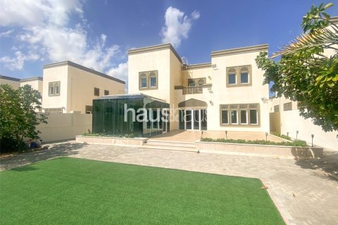 Villa in Jumeirah Park, Dubai 3 bedrooms, 325 sq.m. № 44482 - photo 1