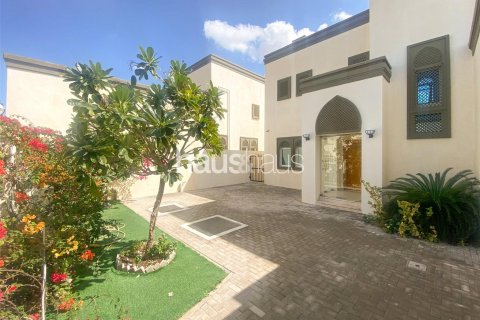 Villa in Jumeirah Park, Dubai 3 bedrooms, 325 sq.m. № 44482 - photo 14
