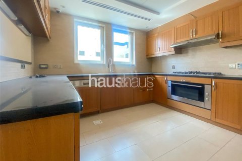 Villa in Jumeirah Park, Dubai 3 bedrooms, 325 sq.m. № 44482 - photo 4
