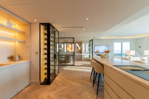 Apartment in Palm Jumeirah, Dubai 3 bedrooms, 377 sq.m. № 56790 - photo 25