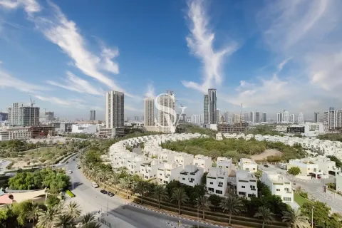 Apartment in Jumeirah Village Circle, Dubai 1 bedroom, 86 sq.m. № 68600 - photo 1
