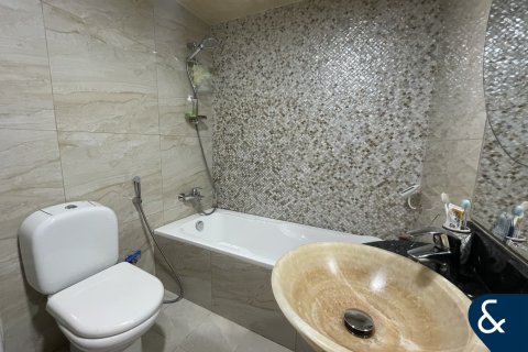 Apartamento en Jumeirah Lake Towers, Dubai, 2 dormitorios, 118 m², № 79114 - foto 10