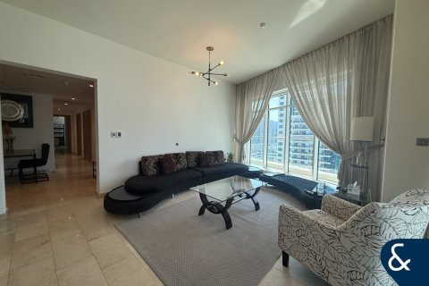 Снять в аренду квартиру в Дубай Марине, Дубай: 3 спальни, 216м², № 79073 - фото 3