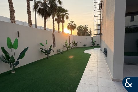 Снять в аренду таунхаус в District 7, Мохаммед Бин Рашид Сити, Дубай: 4 спальни, 306м², № 79088 - фото 7