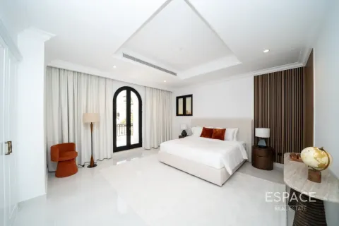 Villa in Palm Jumeirah, Dubai 4 bedrooms, 465 sq.m. № 71212 - photo 8