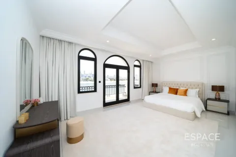 Villa in Palm Jumeirah, Dubai 4 bedrooms, 465 sq.m. № 71212 - photo 11