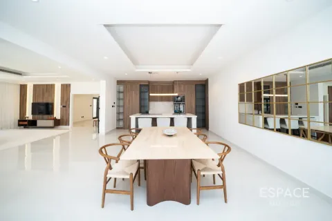 Villa in Palm Jumeirah, Dubai 4 bedrooms, 465 sq.m. № 71212 - photo 6