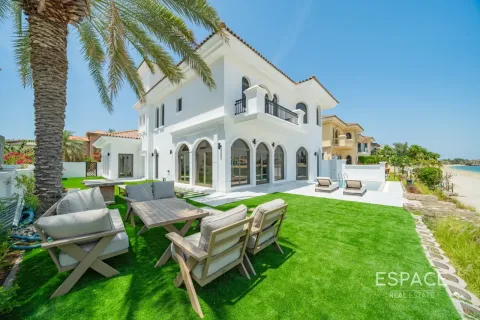Villa in Palm Jumeirah, Dubai 4 bedrooms, 465 sq.m. № 71212