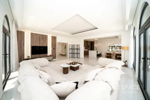 Villa in Palm Jumeirah, Dubai 4 bedrooms, 465 sq.m. № 71212 - photo 4