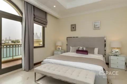 Снять в аренду виллу в Пальме Джумейре, Дубай: 4 спальни, 465м², № 71212 - фото 8