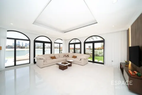 Villa in Palm Jumeirah, Dubai 4 bedrooms, 465 sq.m. № 71212 - photo 2