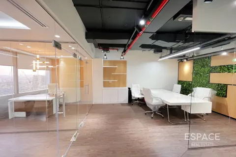 Снять в аренду офис в Джумейра Лейк Тауэрс, Дубай: 52м², № 71198 - фото 8