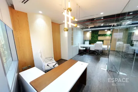 Снять в аренду офис в Джумейра Лейк Тауэрс, Дубай: 52м², № 71198 - фото 7