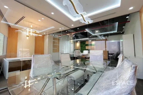 Снять в аренду офис в Джумейра Лейк Тауэрс, Дубай: 52м², № 71198 - фото 1