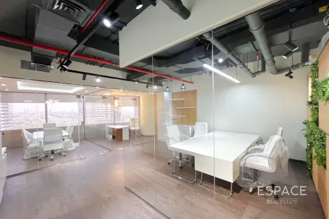 Снять в аренду офис в Джумейра Лейк Тауэрс, Дубай: 52м², № 71198 - фото 4