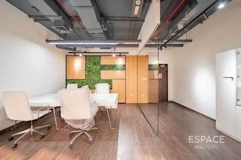 Oficina en Jumeirah Lake Towers, Dubai, 52 m², № 71198 - foto 3