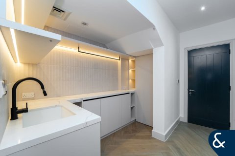 Villa in Jumeirah Golf Estates, Dubai 5 bedrooms, 525 sq.m. № 75969 - photo 14