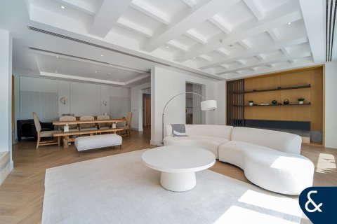 Villa in Jumeirah Golf Estates, Dubai 5 bedrooms, 525 sq.m. № 75969 - photo 12