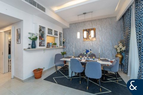 Купить таунхаус в Джумейра Гольф Эстейтс, Дубай: 2 спальни, 134м², № 75976 - фото 4