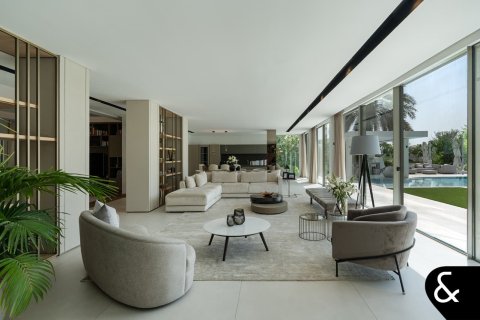 Villa in Jumeirah Islands, Dubai 5 bedrooms, 697 sq.m. № 75964 - photo 19