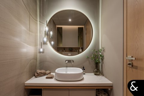 Villa in Jumeirah Islands, Dubai 5 bedrooms, 697 sq.m. № 75964 - photo 17