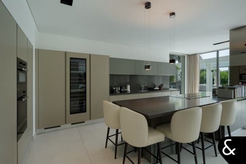 Villa in Jumeirah Islands, Dubai 5 bedrooms, 697 sq.m. № 75964 - photo 22