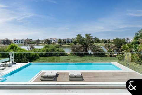 Villa in Jumeirah Islands, Dubai 5 bedrooms, 697 sq.m. № 75964 - photo 3