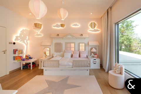 Villa in Jumeirah Islands, Dubai 5 bedrooms, 697 sq.m. № 75964 - photo 14