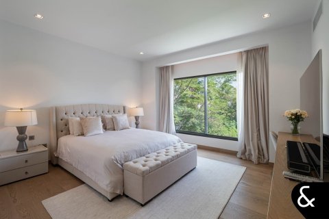 Villa in Jumeirah Islands, Dubai 5 bedrooms, 697 sq.m. № 75964 - photo 7