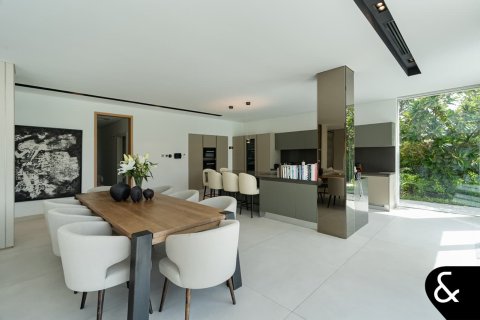 Villa in Jumeirah Islands, Dubai 5 bedrooms, 697 sq.m. № 75964 - photo 20